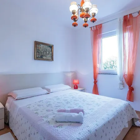 2 Bedroom Amazing In Porec