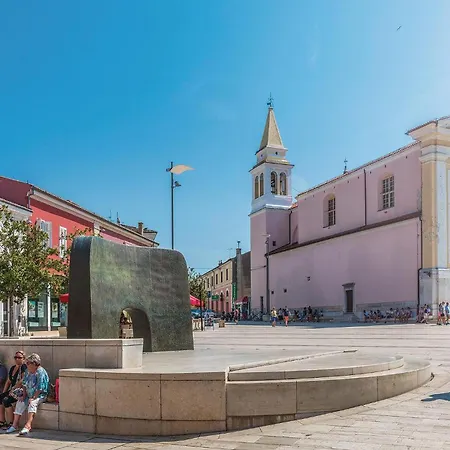 Apartment 2 Bedroom Amazing In Porec