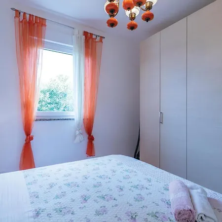 2 Bedroom Amazing In Apartment